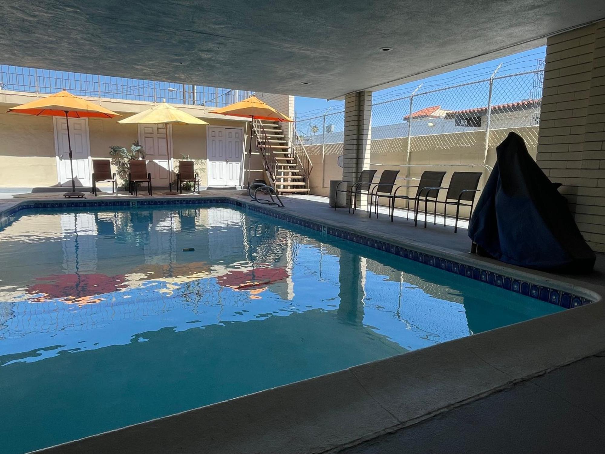 Grand Inn Фуллертон Экстерьер фото